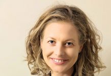 Dermatologie : soigner la peau, écouter les maux, Sanofi ouvre le dialogue Portrait claudia